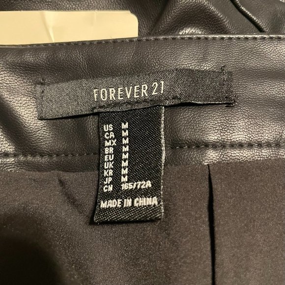 NWT Forever 21 Black Leather Skirt size Medium *198 - Picture 3 of 5